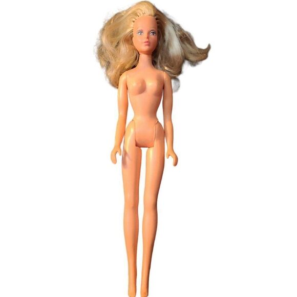 Vintage 1977 Ideal Tuesday Taylor Beauty Queen Blonde Doll